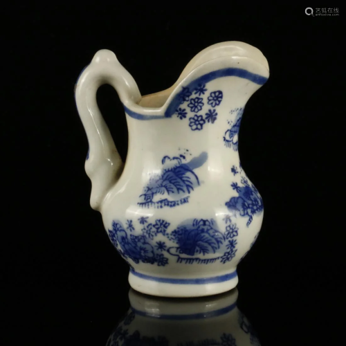 BLUE AND WHITE PORCELAIN POT WITH HANDLE