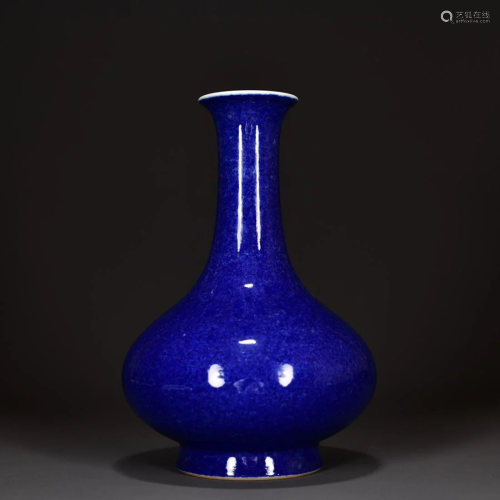CHINESE SNOW BLUE COMPRESSED VASE