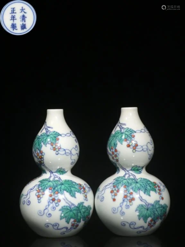 Pair of Chinese Doucai Porcelain Gourd Vase,Mark