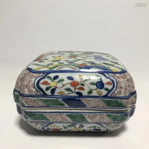 Chinese Wucai Porcelain cover Box,Mark