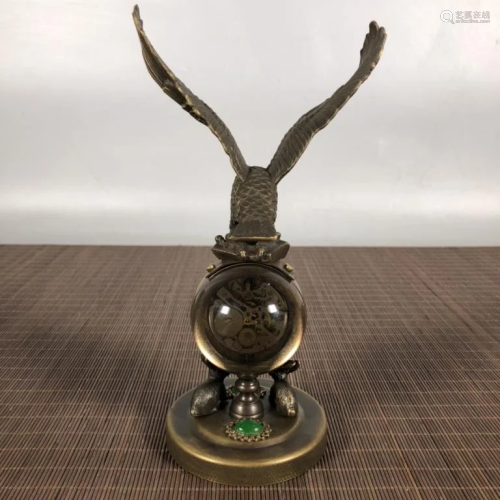 A Table Clock w Eagle and Rabbit