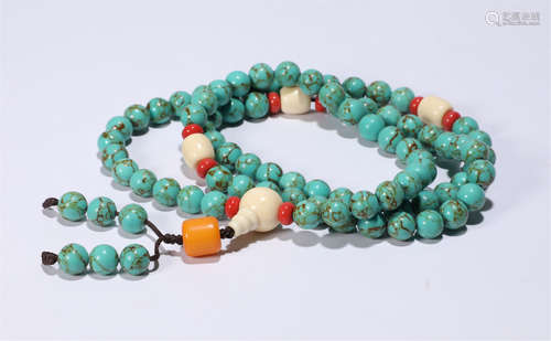 A Turquoise Like Beaded Necklace