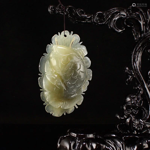 Chinese Natural Jade Fortune Fish Statue