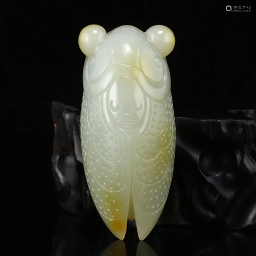 Chinese Natural Hetian Jade Cicada Pendant