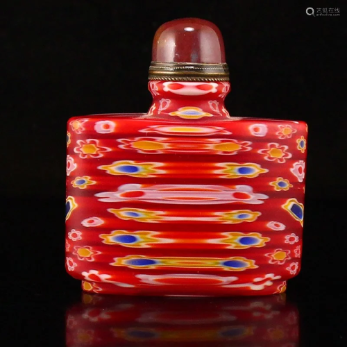 Chinese Red Peking Glass Snuff Bottle