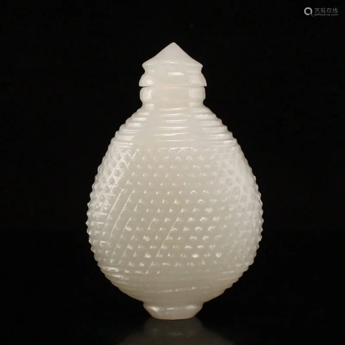 Chinese Natural Hetian Jade Snuff Bottle