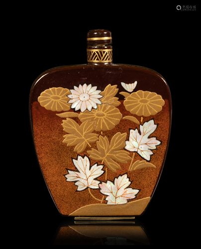 A Embellished Lacquer Snuff Bottle