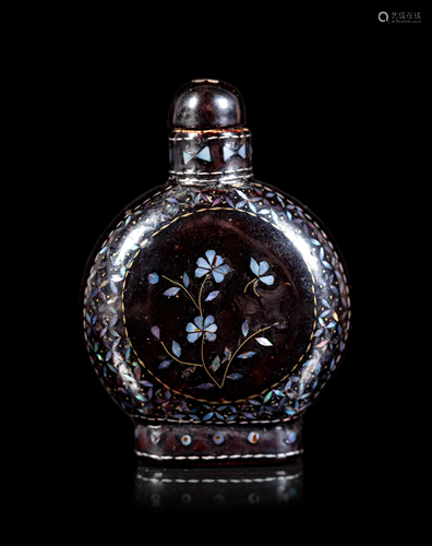 A Lac Burguaté Snuff Bottle