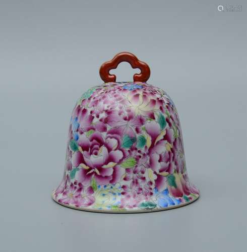 Qianlong Famille Rose Flower Bell