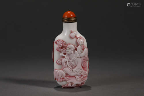 RELIEF-DECORATED GLASS FIGURE SNUFF BOTTLE