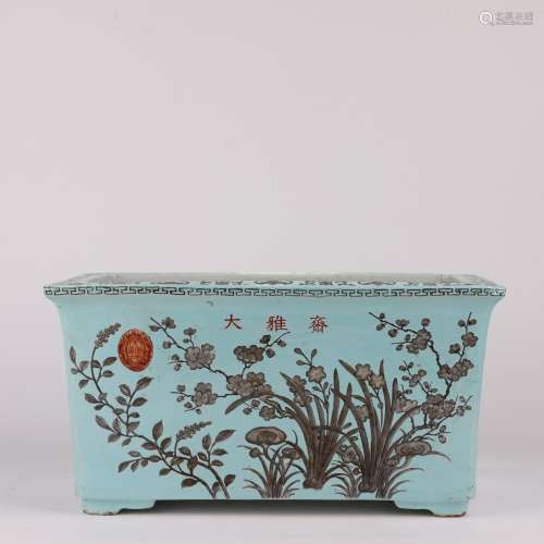 TURQUOISE GROUND FAMILLE ROSE JARDINIERE