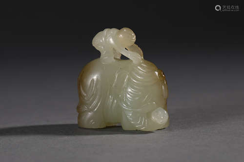 YELLOW JADE ELEPHANT AND KID ORNAMENT