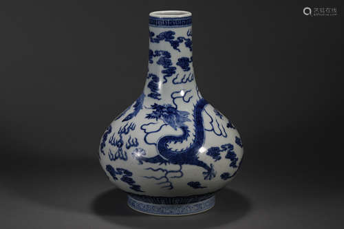 BLUE AND WHITE DRAGON BOTTLE VASE