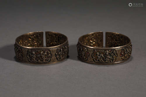 PAIR OF SILVER MADE BANGLES