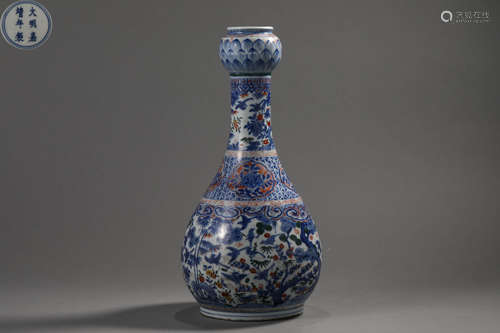 POLYCHROMED BLUE AND WHITE GARLIC-HEAD-SHAPED VASE