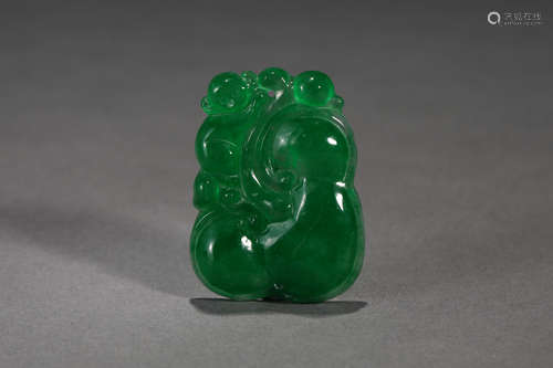 JADEITE PENDANT