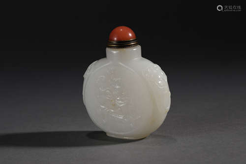 WHITE JADE SNUFF BOTTLE