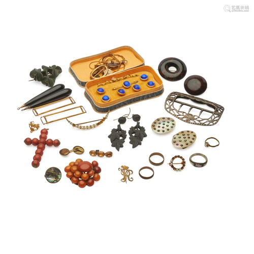 A collection of jewellery