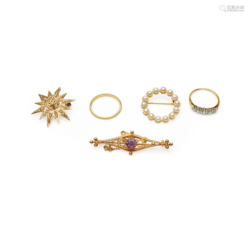 A collection of jewellery