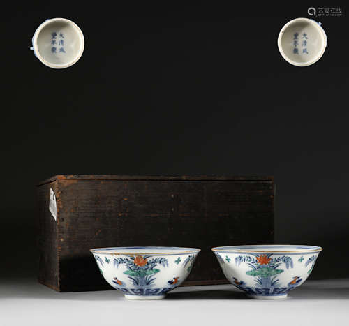 In the Qing Dynasty, there was a pair of blue and white past...