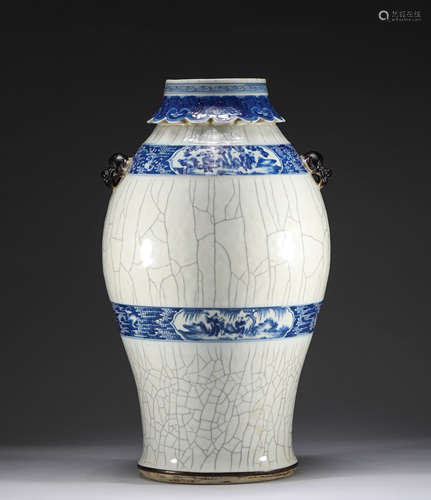 Qing Dynasty, blue and white bottle