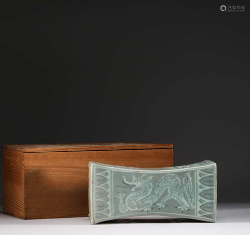 Celadon dragon pillow in Song Dynasty