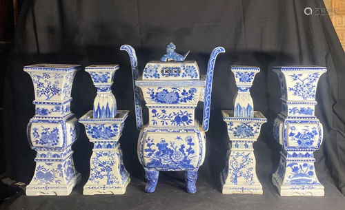 Chinese Blue Whte Porcelain Altar Censer Set