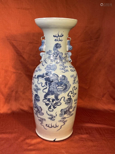 Chinese PorcelIn Vase with Foolion