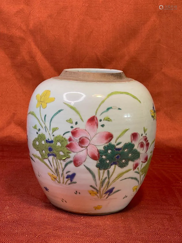 18th cen Chinese Famille Rose Porcelain Jar - Lotus