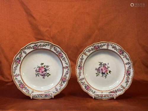 Pair Chinese Export Porcelain Dishes - Flowers