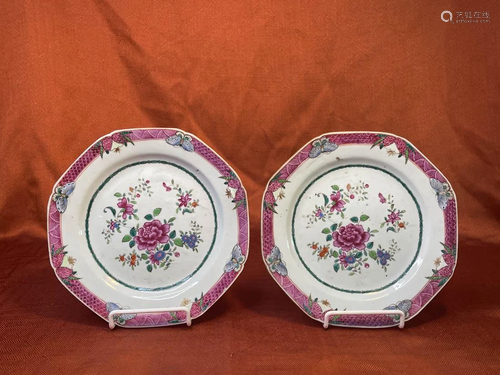 Pair Chinese Export Porcelain Dishes - Flowers and