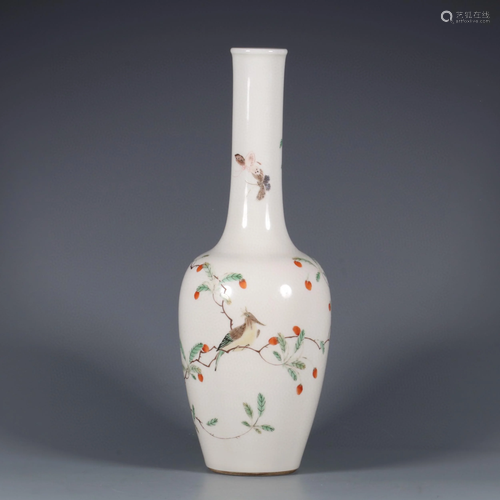 A Chinese Wu-Cai Glazed Porcelain Vase