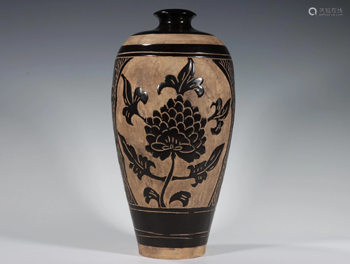 A Chinese Cizhou-Ware Glazed Porcelain Vase