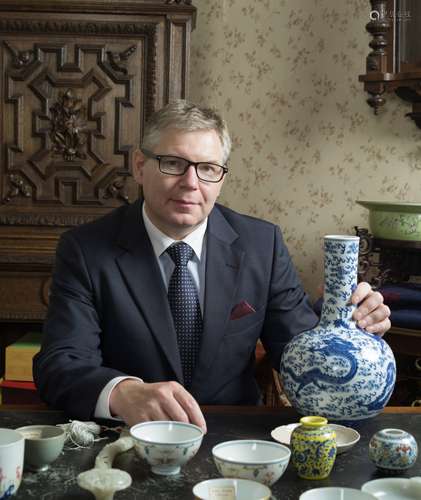 A Chinese Blue and White Porcelain Vase