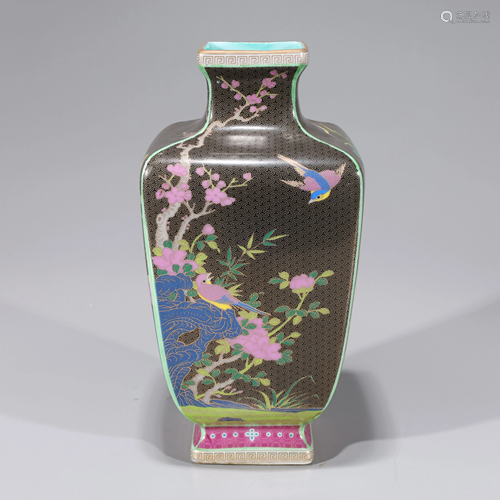 Chinese Enameled Porcelain Vase