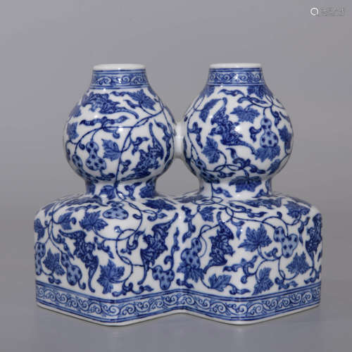 BLUE AND WHITE BAT CONJOINED VASES