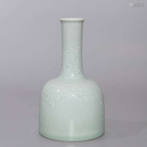 CELADON GLAZE PHOENIX MALLET-FORM ZUN VASE