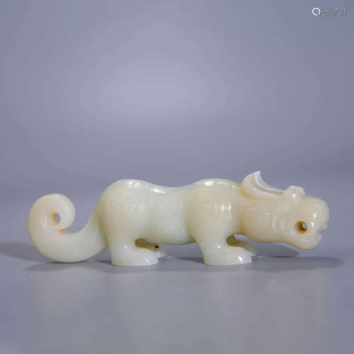 WHITE JADE TIGER ORNAMENT