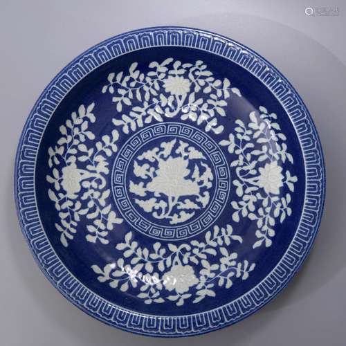 BLUE AND WHITE FLORAL PLATE