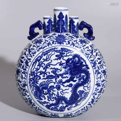 BLUE AND WHITE DRAGON THREE-SPOUTS MOON FLASK
