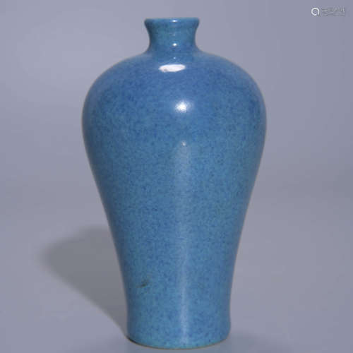 ROBIN’S EGG MEIPING VASE