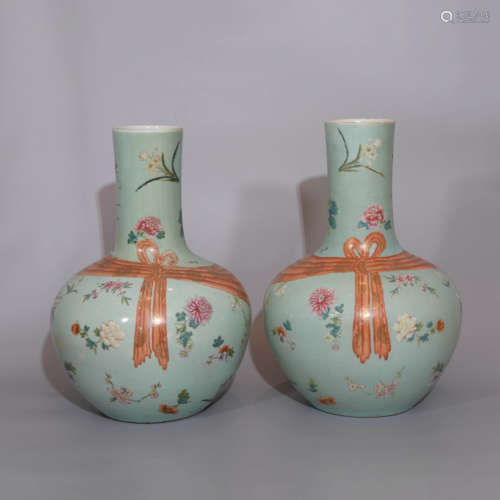 PAIR OF TURQUOISE GROUND FAMILLE ROSE WRAPPED TIANQIUPING