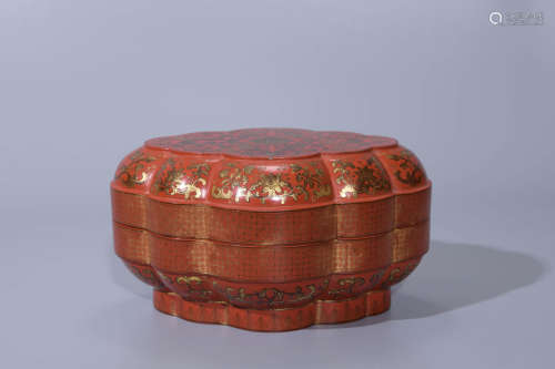  GILT-DECORATED LACQUER LOBED BOX AND COVER