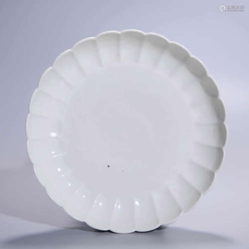  TIANBAI GLAZE CHRYSANTHEMUM PLATE