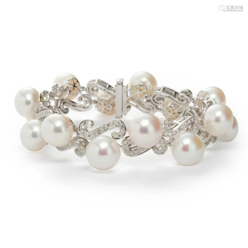 A South Sea pearl, diamond and eighteen karat white