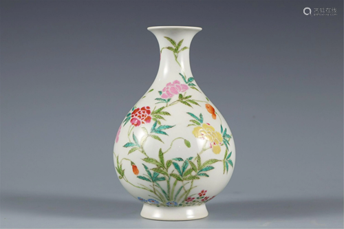 A FAMILLE ROSE FLORAL VASE