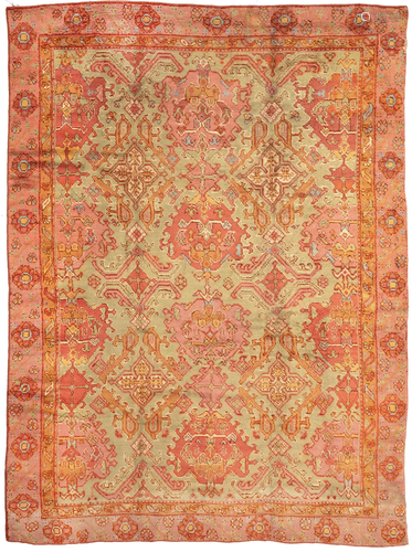 AN ANATOLIAN USAK CARPET WITH ALLOWER PATERN, CA. 1900