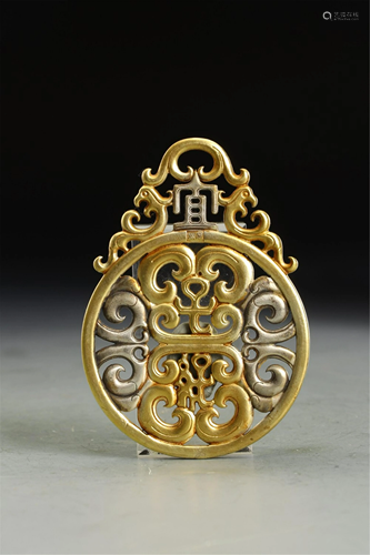 A HOLLOW-OUT BRONZE GILT DECORATION