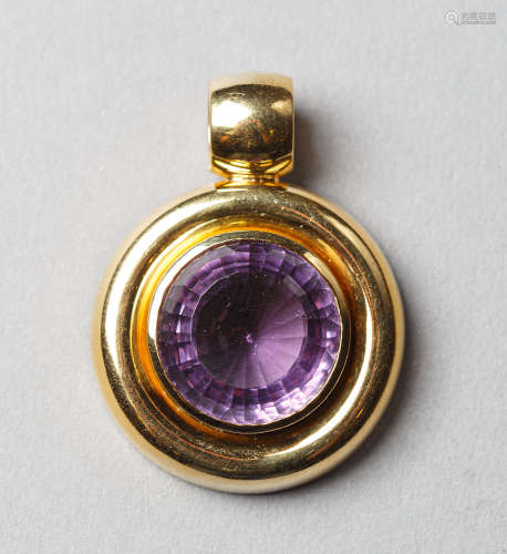 Großer Amethystanhänger. Runder facettierter Amethyst in gla...