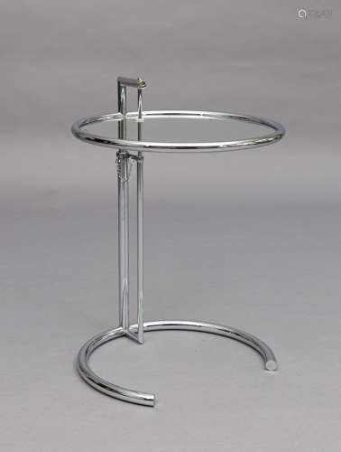 Adjustable Table. Entwurf Eileen Gray. H 62 cm, Ø 50 cm